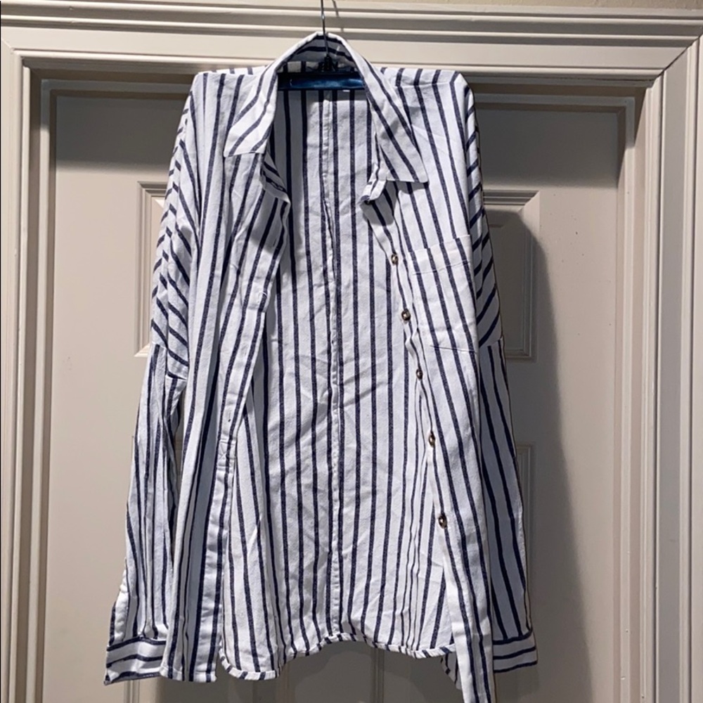 Women’s urban outfitters button blouse